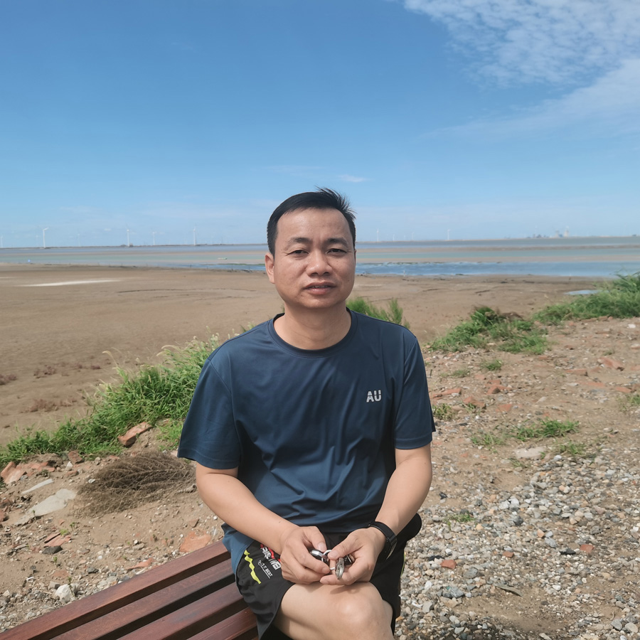 2022年度通发娱乐医药金穗斗争者——钟志军